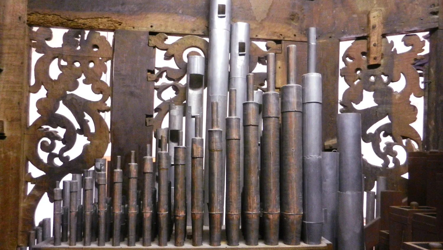 Les tuyaux du cornet du grand orgue de l'orgue de Grignan